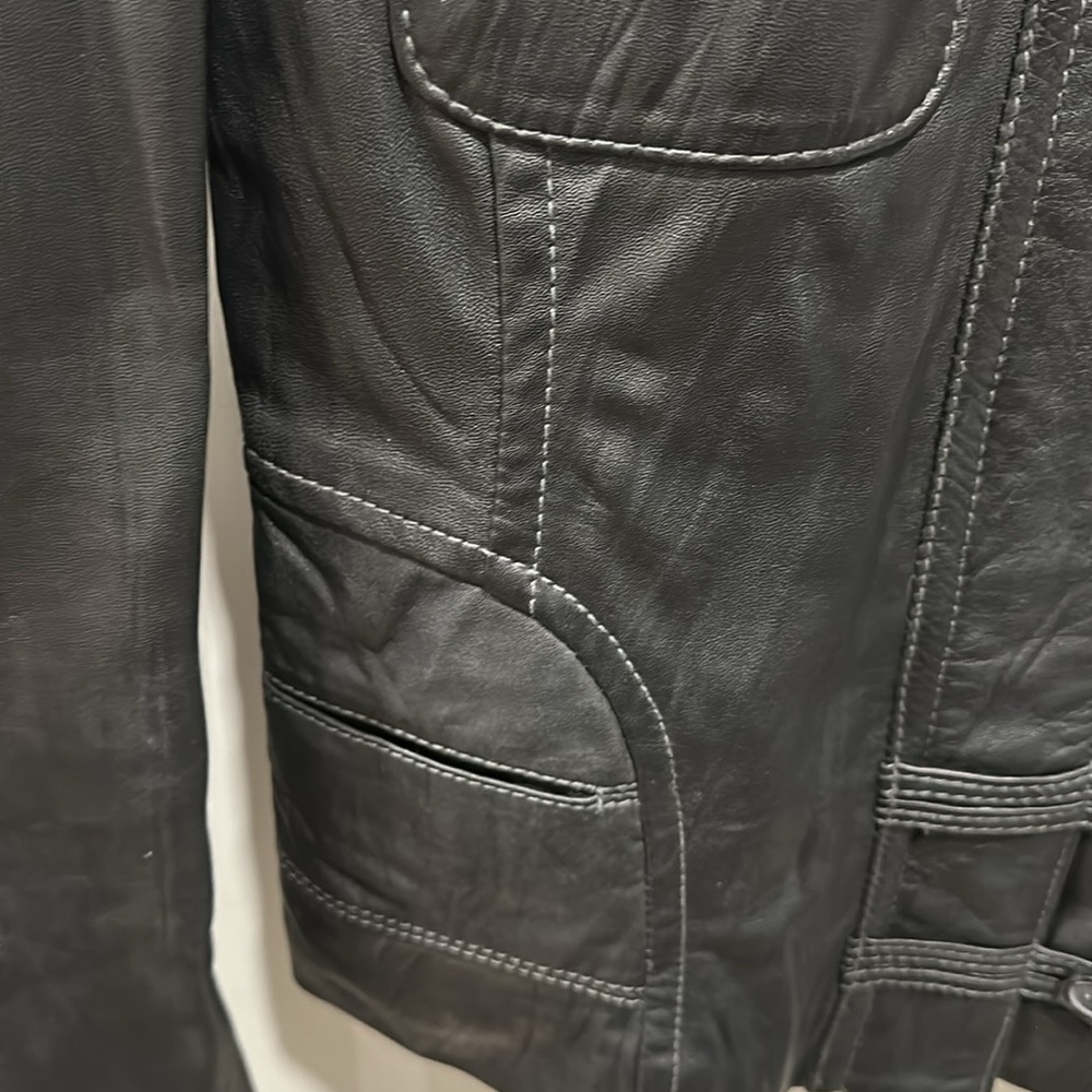 Soft, black leather jacket with zipper and button feature - Picture 6 of 7